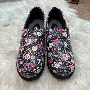 Ohmm Navy Liberty‎ Slip Resistant clogs